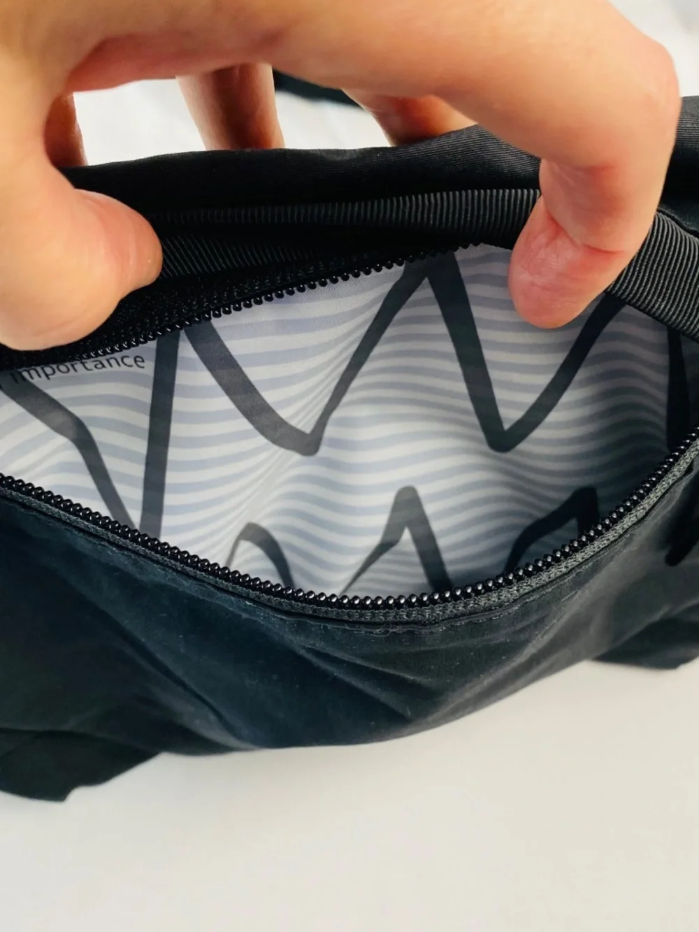 Lululemon Party Om Bag Crossbody in Black